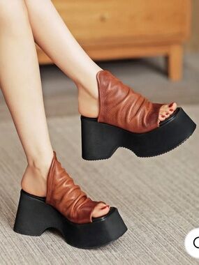 Women’s Brown Platform Slide Sandals